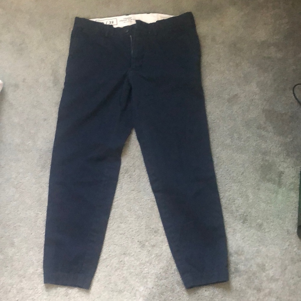 Club Monaco Connor modern slim fit. Size 30/32. NWOT.